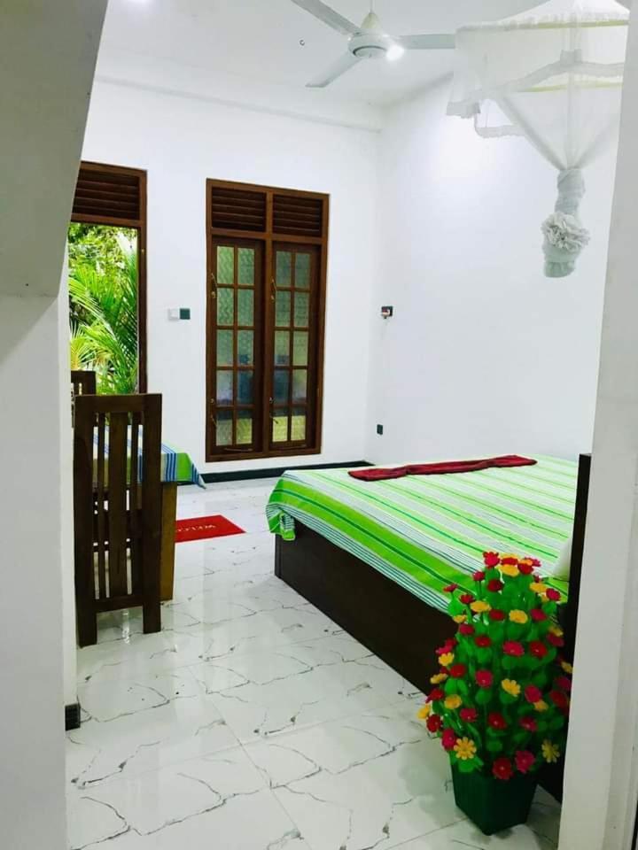 Green Jade Inn Мирисса Экстерьер фото