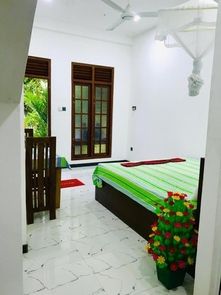 Green Jade Inn Мирисса Экстерьер фото